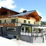 Haus Zirngast Otel 4*