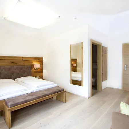 ホテル Haus Zirngast