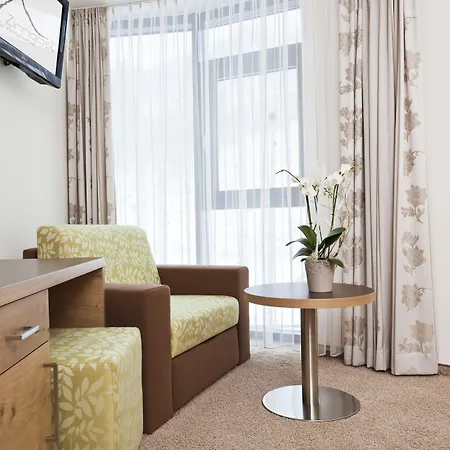 ホテル Haus Zirngast 4*