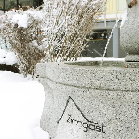 ホテル Haus Zirngast