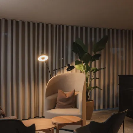 فندق Haus Zirngast 4*